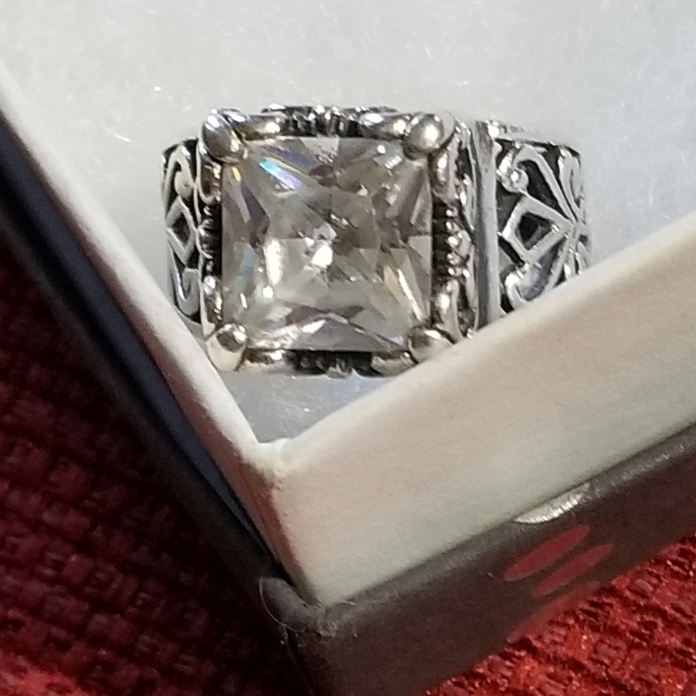 Silpada Sterling Silver & Zirconia Uptown Ring - Picture 5 of 15
